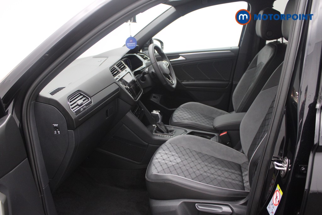 Volkswagen Tiguan Allspace R-Line Automatic Petrol SUV - Stock Number (1554680) - 1st supplementary image