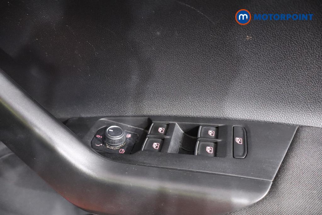 Volkswagen Polo R-Line Manual Petrol Hatchback - Stock Number (1555021) - 11th supplementary image