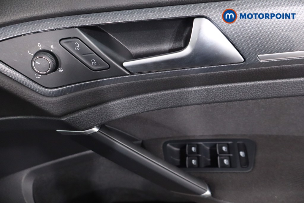Volkswagen Golf R-Line Manual Petrol Hatchback - Stock Number (1555342) - 16th supplementary image