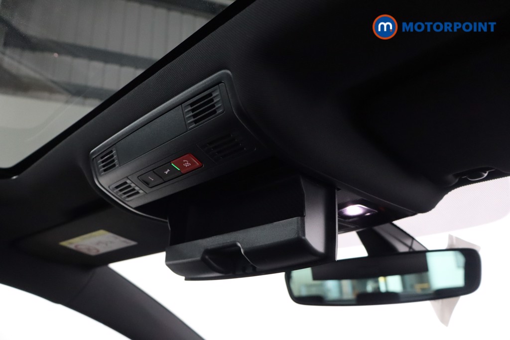Volkswagen Golf R-Line Manual Petrol Hatchback - Stock Number (1555342) - 17th supplementary image