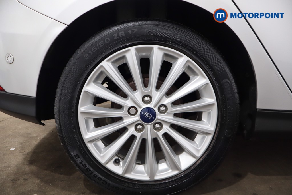 Ford Focus Titanium X Manual Petrol Hatchback - Stock Number (1555539) - 9th supplementary image
