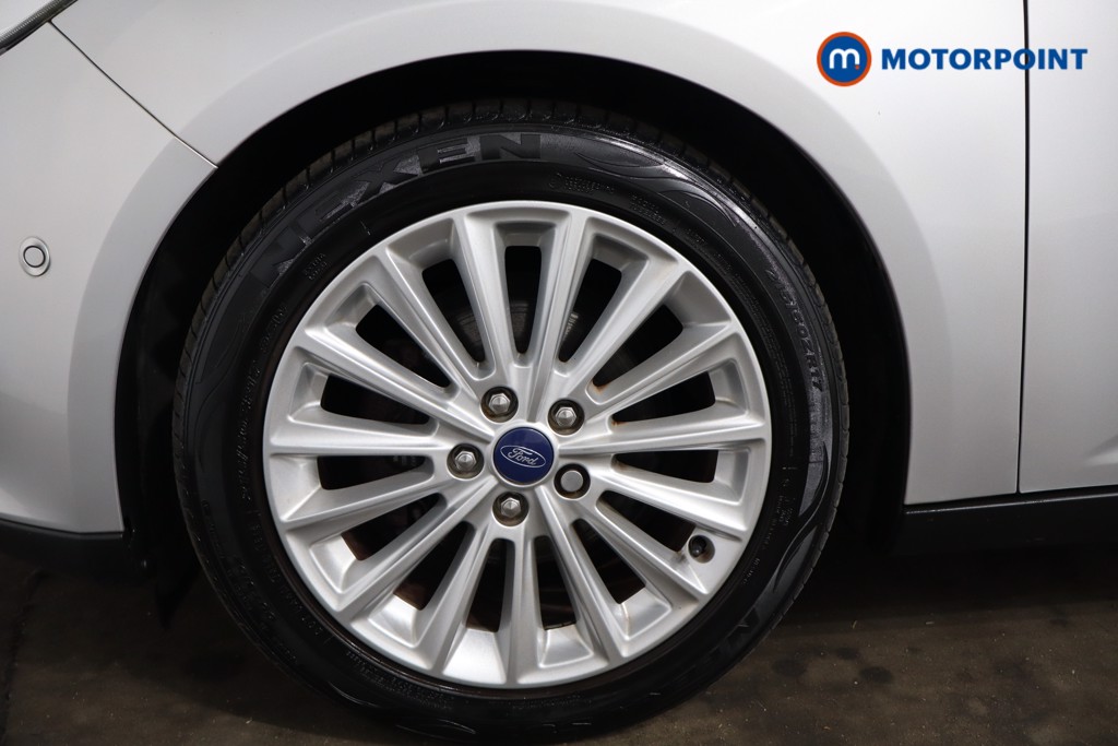 Ford Focus Titanium X Manual Petrol Hatchback - Stock Number (1555539) - 11th supplementary image