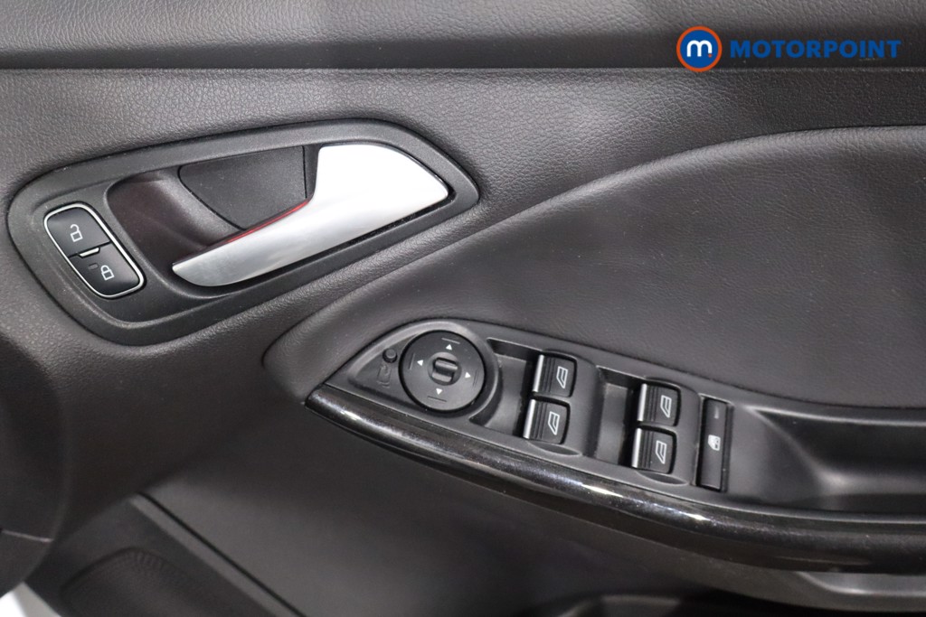 Ford Focus Titanium X Manual Petrol Hatchback - Stock Number (1555539) - 16th supplementary image