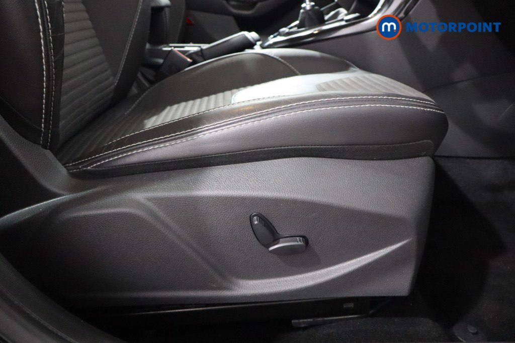 Ford Focus Titanium X Manual Petrol Hatchback - Stock Number (1555539) - 20th supplementary image