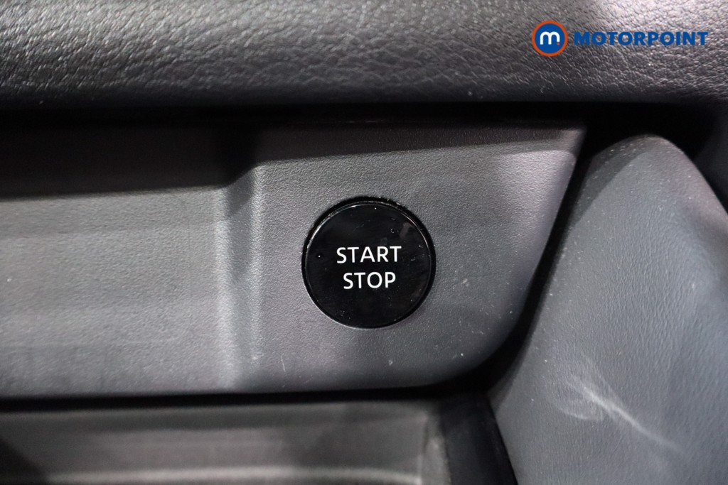 Nissan Qashqai Tekna Automatic Petrol-Electric Hybrid SUV - Stock Number (1556017) - 13th supplementary image
