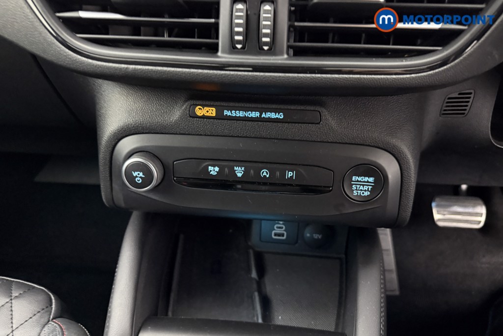 Ford Focus St-Line Vignale Automatic Diesel Hatchback - Stock Number (1556091) - 10th supplementary image