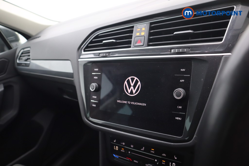 Volkswagen Tiguan Life Automatic Petrol SUV - Stock Number (1542323) - 3rd supplementary image