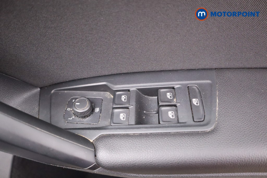 Volkswagen Tiguan Life Automatic Petrol SUV - Stock Number (1542323) - 4th supplementary image