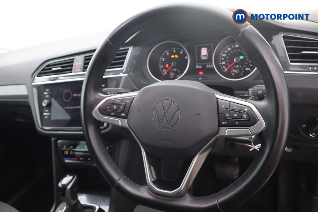 Volkswagen Tiguan Life Automatic Petrol SUV - Stock Number (1542323) - 1st supplementary image