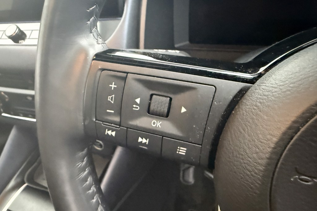 Nissan Qashqai Tekna Manual Petrol SUV - Stock Number (1543659) - 3rd supplementary image