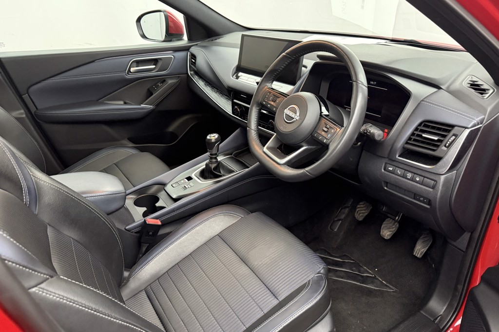 Nissan Qashqai Tekna Manual Petrol SUV - Stock Number (1543659) - 1st supplementary image