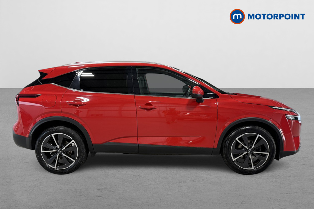 Nissan Qashqai Tekna Manual Petrol SUV - Stock Number (1543659) - Drivers side