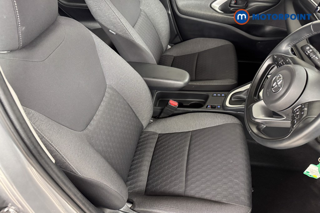 Toyota Yaris Icon Automatic Petrol-Electric Hybrid Hatchback - Stock Number (1547795) - 5th supplementary image