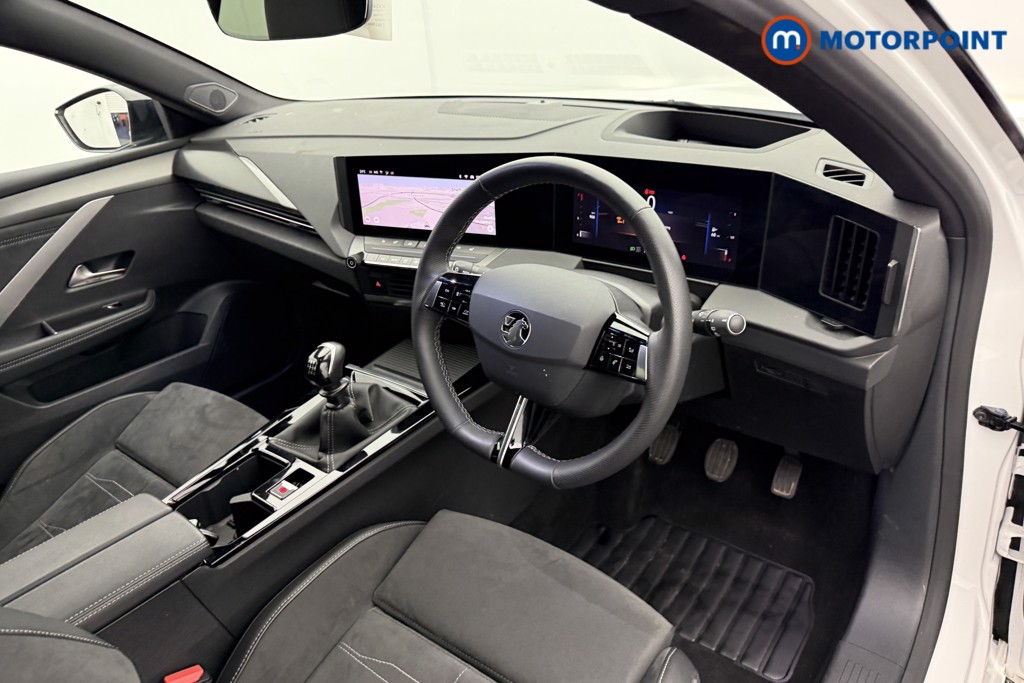 Vauxhall Astra Ultimate Manual Petrol Hatchback - Stock Number (1547832) - 4th supplementary image