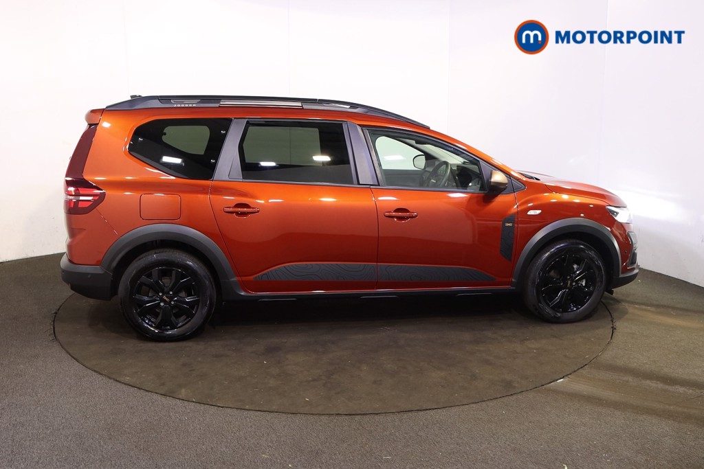 Dacia Jogger Extreme Automatic Petrol-Electric Hybrid People Carrier - Stock Number (1549231) - Drivers side