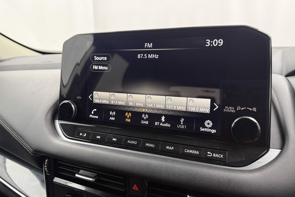 Nissan Qashqai N-Connecta Automatic Petrol SUV - Stock Number (1550579) - 6th supplementary image