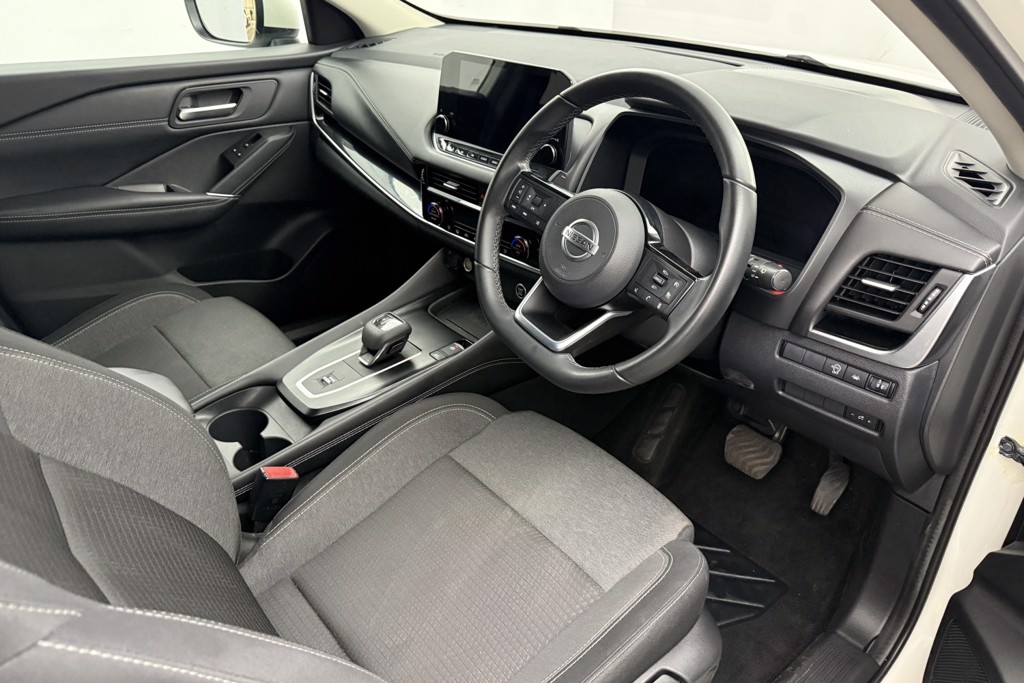 Nissan Qashqai N-Connecta Automatic Petrol SUV - Stock Number (1550579) - 1st supplementary image