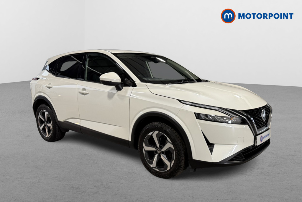 Nissan Qashqai N-Connecta Automatic Petrol SUV - Stock Number (1550579) - Drivers side front corner