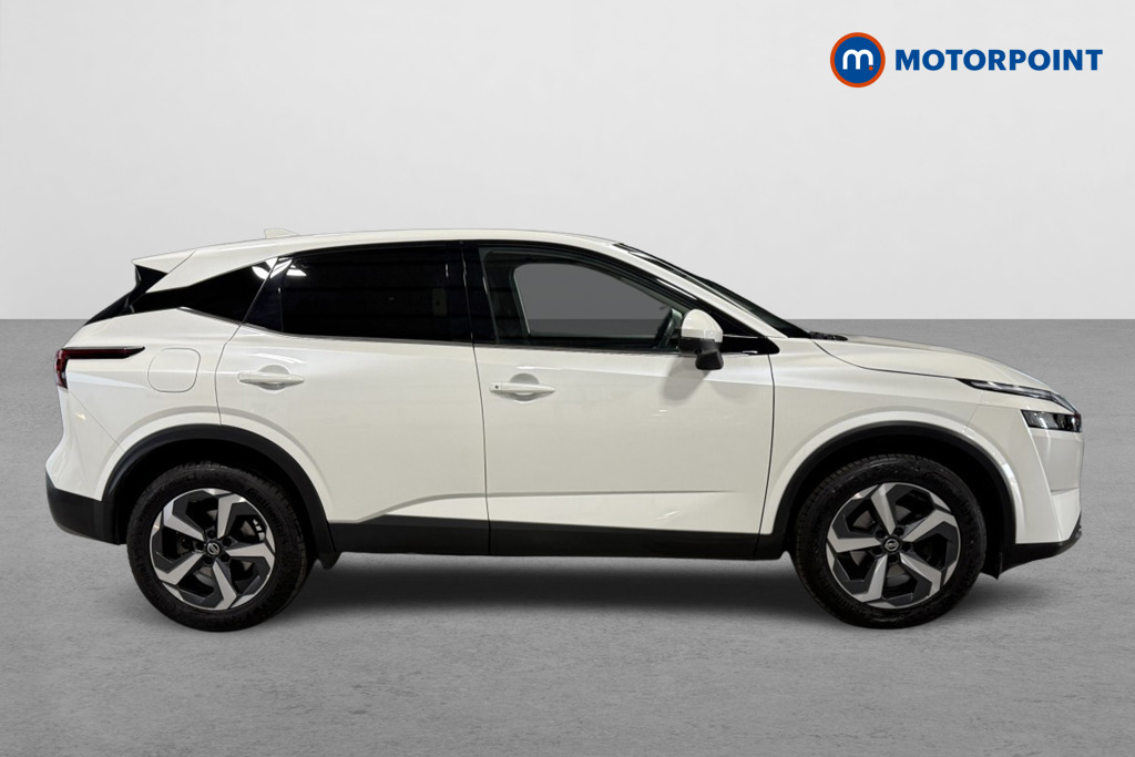 Nissan Qashqai N-Connecta Automatic Petrol SUV - Stock Number (1550579) - Drivers side