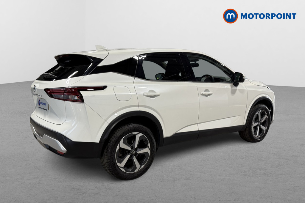 Nissan Qashqai N-Connecta Automatic Petrol SUV - Stock Number (1550579) - Drivers side rear corner