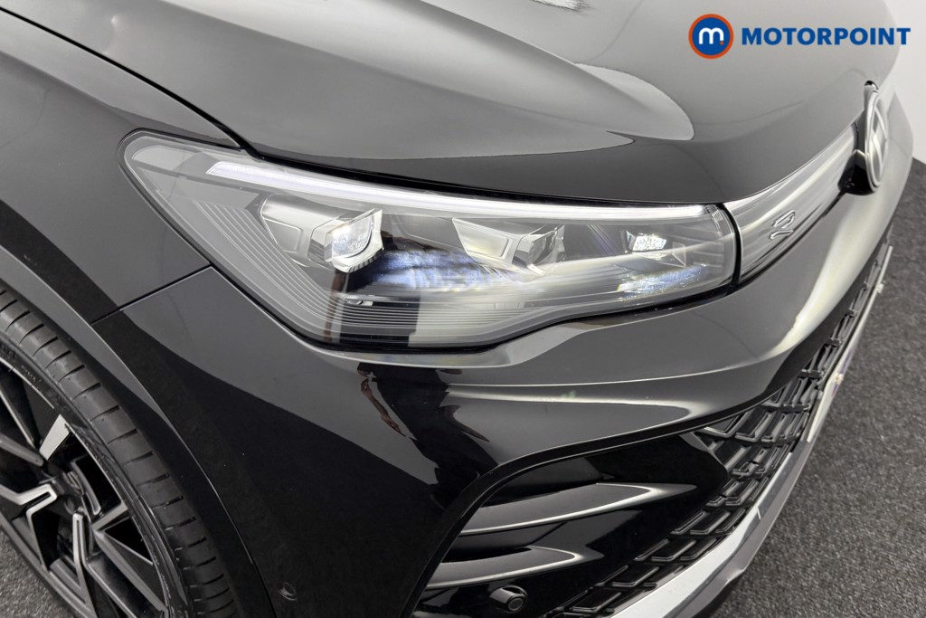 Volkswagen Tiguan R-Line Automatic Petrol Plug-In Hybrid SUV - Stock Number (1552037) - 27th supplementary image