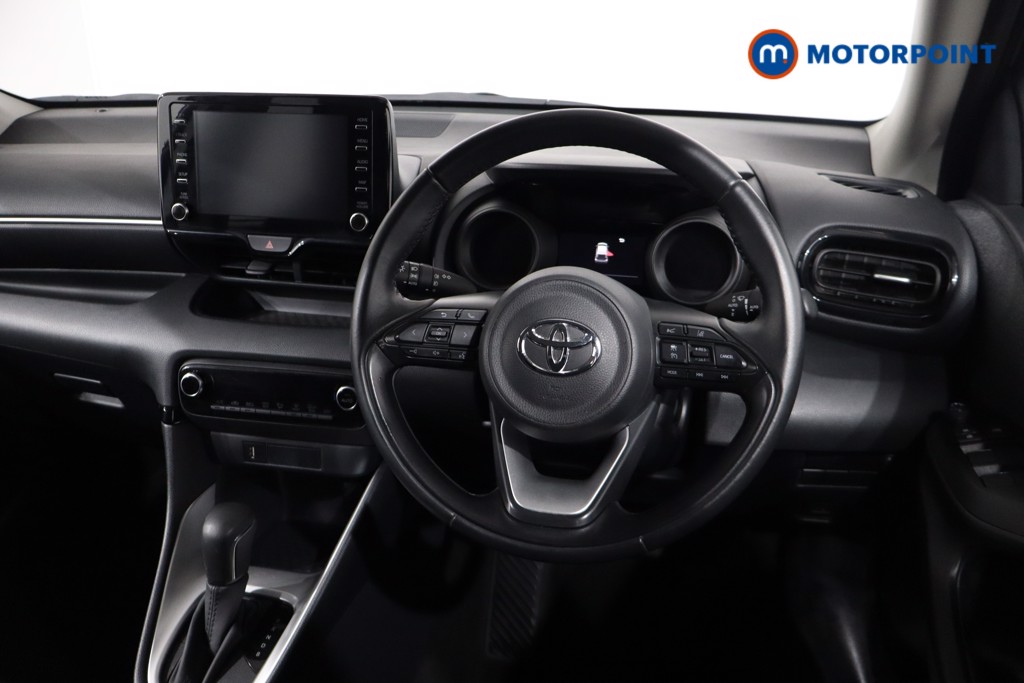 Toyota Yaris Design Automatic Petrol-Electric Hybrid Hatchback - Stock Number (1552374) - 3rd supplementary image