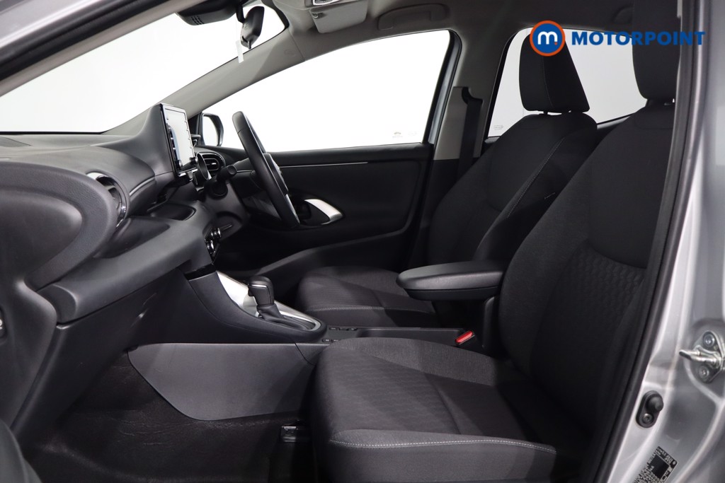 Toyota Yaris Design Automatic Petrol-Electric Hybrid Hatchback - Stock Number (1552374) - 4th supplementary image