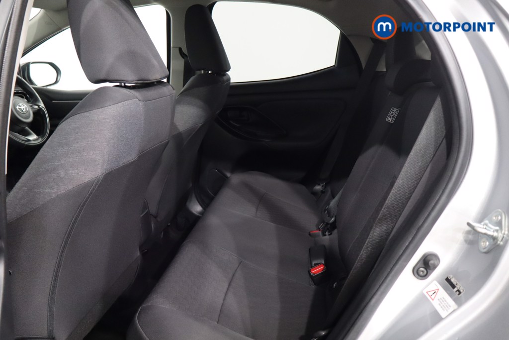 Toyota Yaris Design Automatic Petrol-Electric Hybrid Hatchback - Stock Number (1552374) - 5th supplementary image