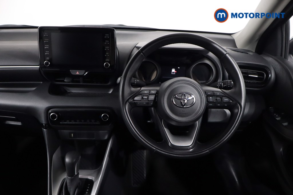 Toyota Yaris Design Automatic Petrol-Electric Hybrid Hatchback - Stock Number (1552374) - 1st supplementary image