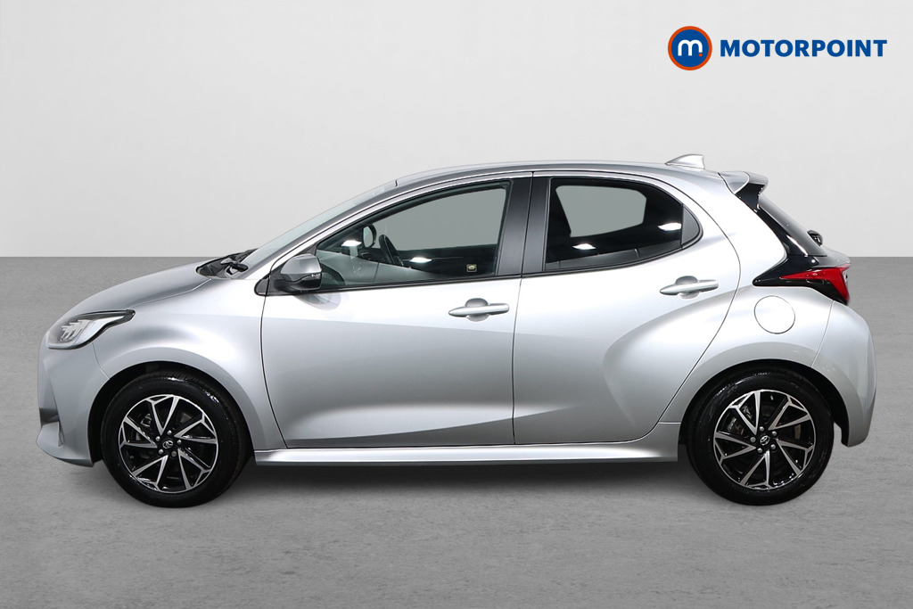 Toyota Yaris Design Automatic Petrol-Electric Hybrid Hatchback - Stock Number (1552374) - Passenger side