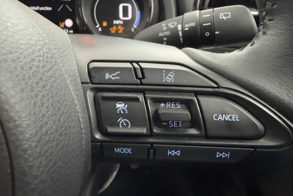 Toyota Yaris Excel Automatic Petrol-Electric Hybrid Hatchback - Stock Number (1552448) - 5th supplementary image