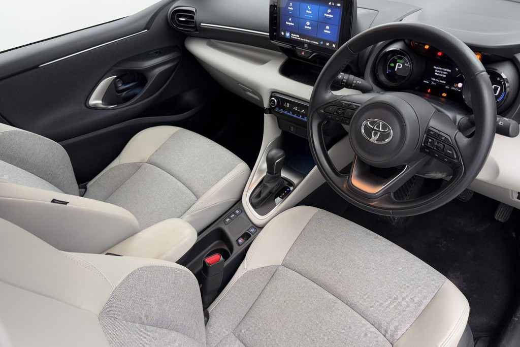 Toyota Yaris Excel Automatic Petrol-Electric Hybrid Hatchback - Stock Number (1552448) - 1st supplementary image
