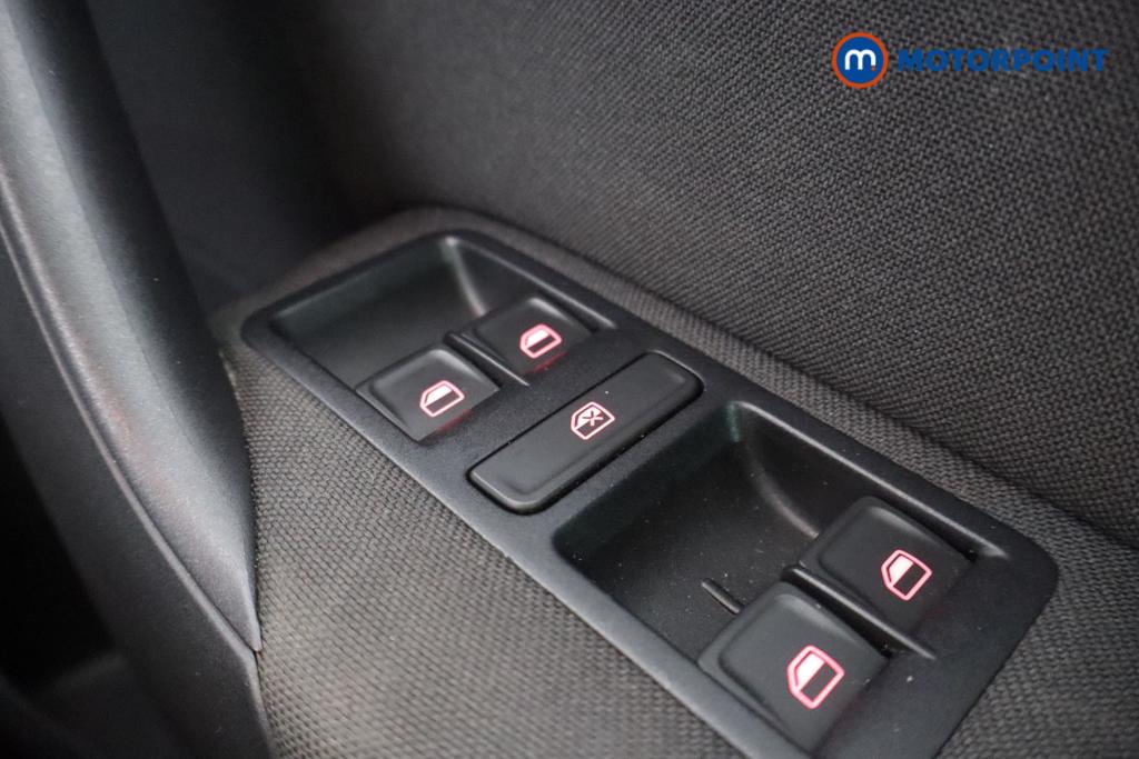 Volkswagen Polo R-Line Manual Petrol Hatchback - Stock Number (1552668) - 12th supplementary image