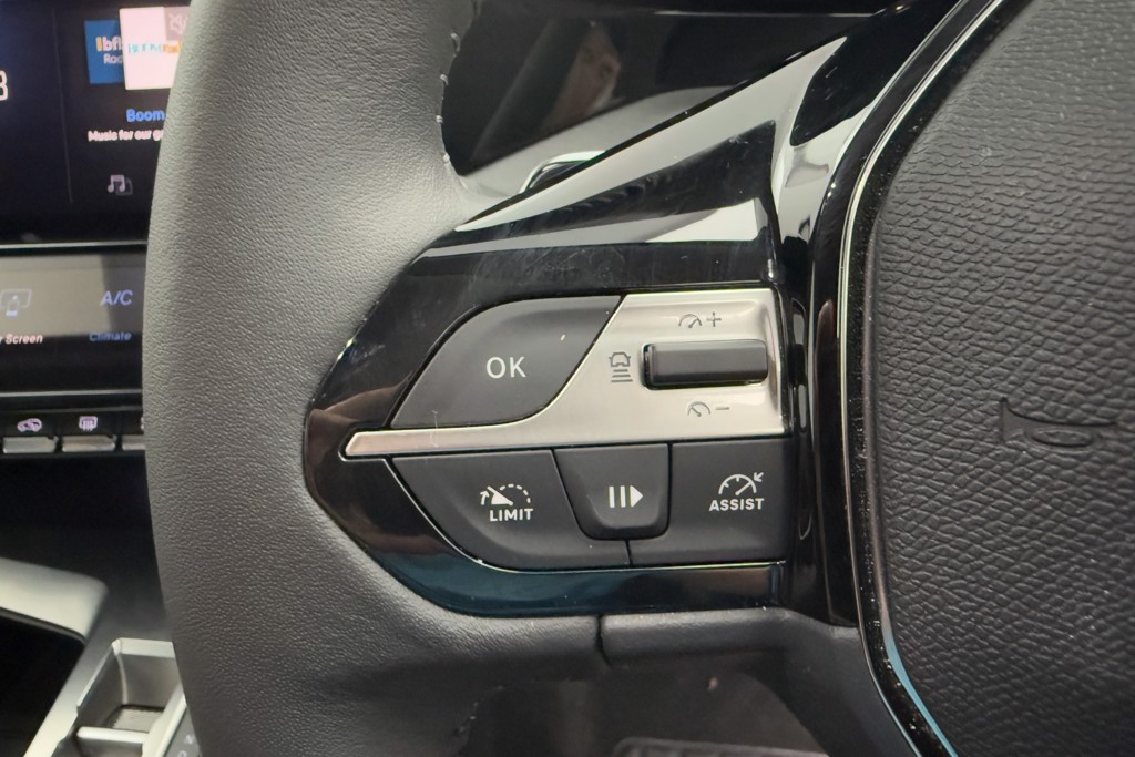 Peugeot 408 Allure Premium Automatic Petrol Hatchback - Stock Number (1552936) - 4th supplementary image