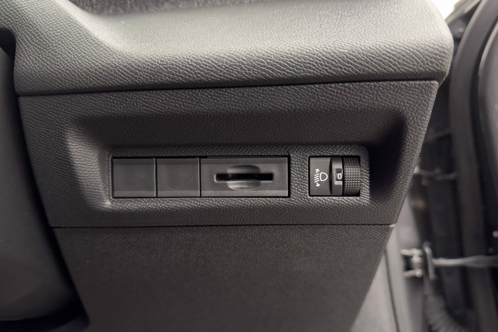 Peugeot 408 Allure Premium Automatic Petrol Hatchback - Stock Number (1552936) - 15th supplementary image