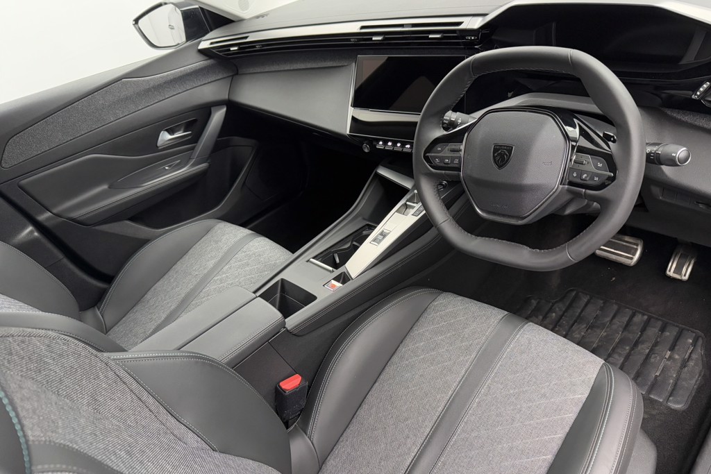 Peugeot 408 Allure Premium Automatic Petrol Hatchback - Stock Number (1552936) - 1st supplementary image