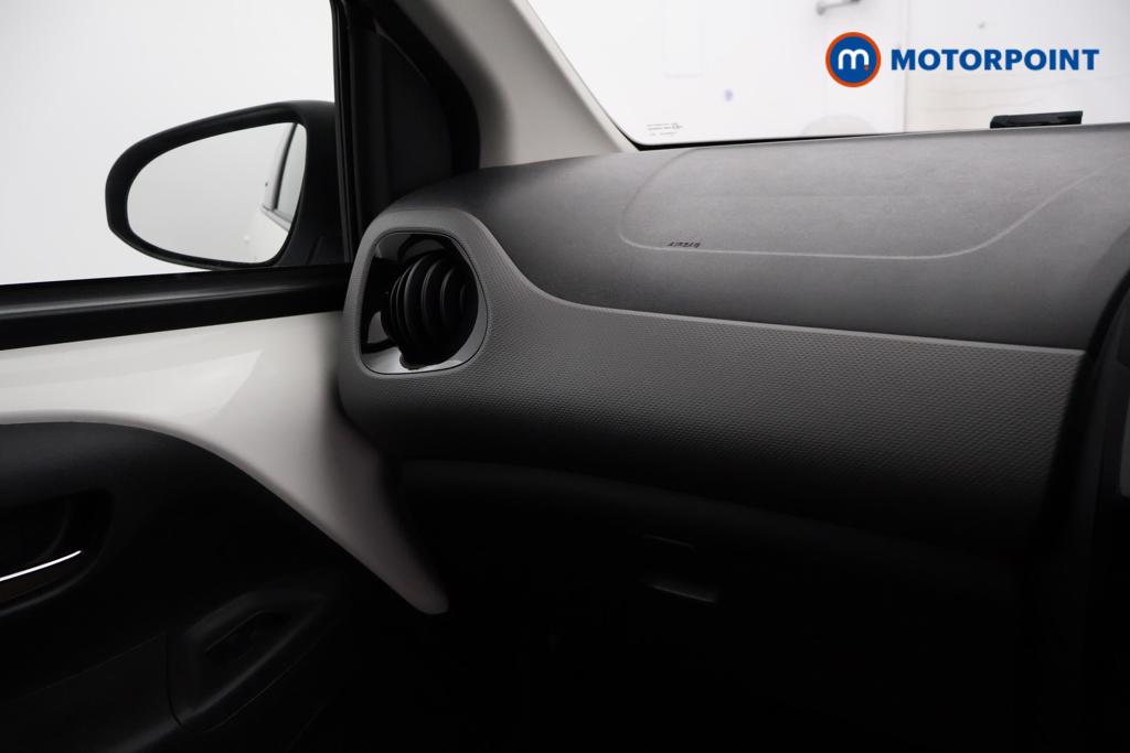 Peugeot 108 Allure Manual Petrol Hatchback - Stock Number (1553552) - 7th supplementary image