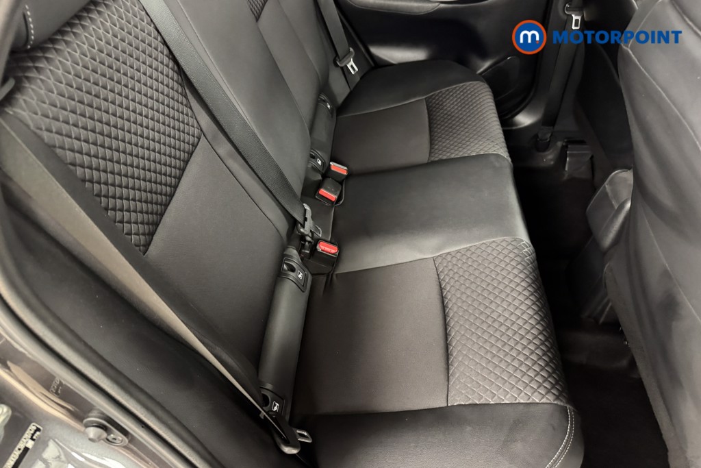 Toyota Yaris Dynamic Automatic Petrol-Electric Hybrid Hatchback - Stock Number (1553601) - 4th supplementary image
