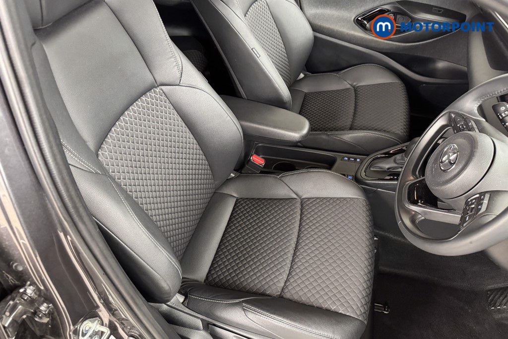 Toyota Yaris Dynamic Automatic Petrol-Electric Hybrid Hatchback - Stock Number (1553601) - 5th supplementary image