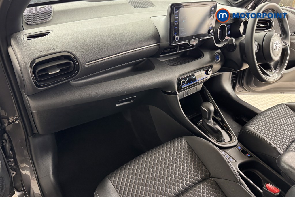 Toyota Yaris Dynamic Automatic Petrol-Electric Hybrid Hatchback - Stock Number (1553601) - 8th supplementary image
