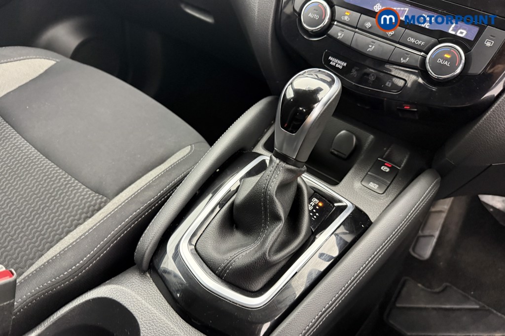 Nissan Qashqai Acenta Premium Automatic Petrol SUV - Stock Number (1553642) - 12th supplementary image