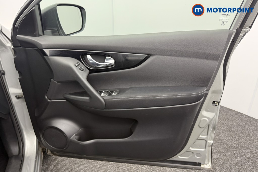 Nissan Qashqai Acenta Premium Automatic Petrol SUV - Stock Number (1553642) - 17th supplementary image