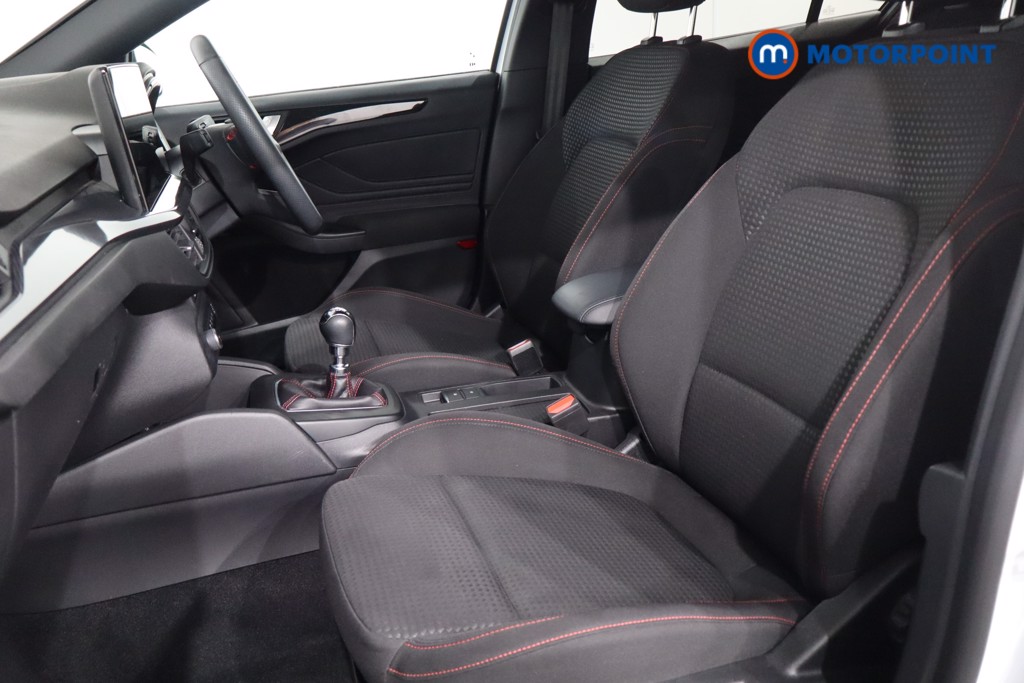 Ford Focus St-Line Manual Petrol Hatchback - Stock Number (1554201) - 4th supplementary image