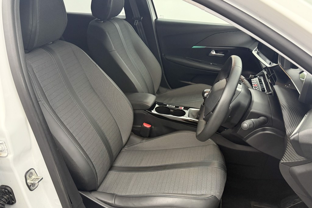 Peugeot 208 Allure Premium -Plus Manual Petrol Hatchback - Stock Number (1554234) - 17th supplementary image