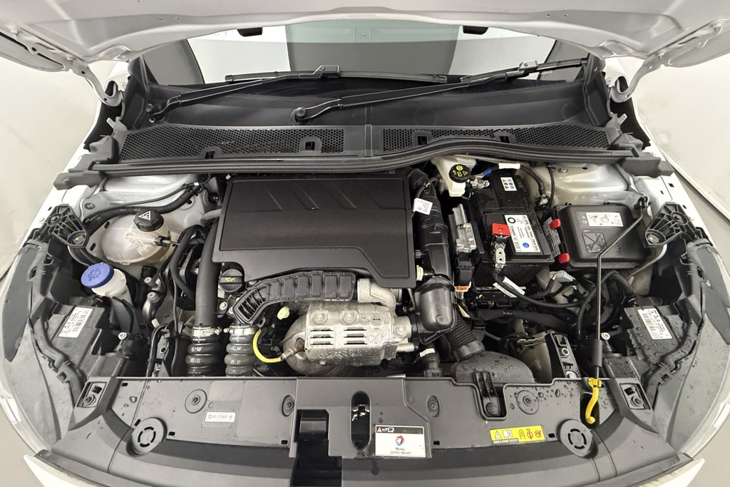 Peugeot 208 Allure Premium -Plus Manual Petrol Hatchback - Stock Number (1554234) - 27th supplementary image