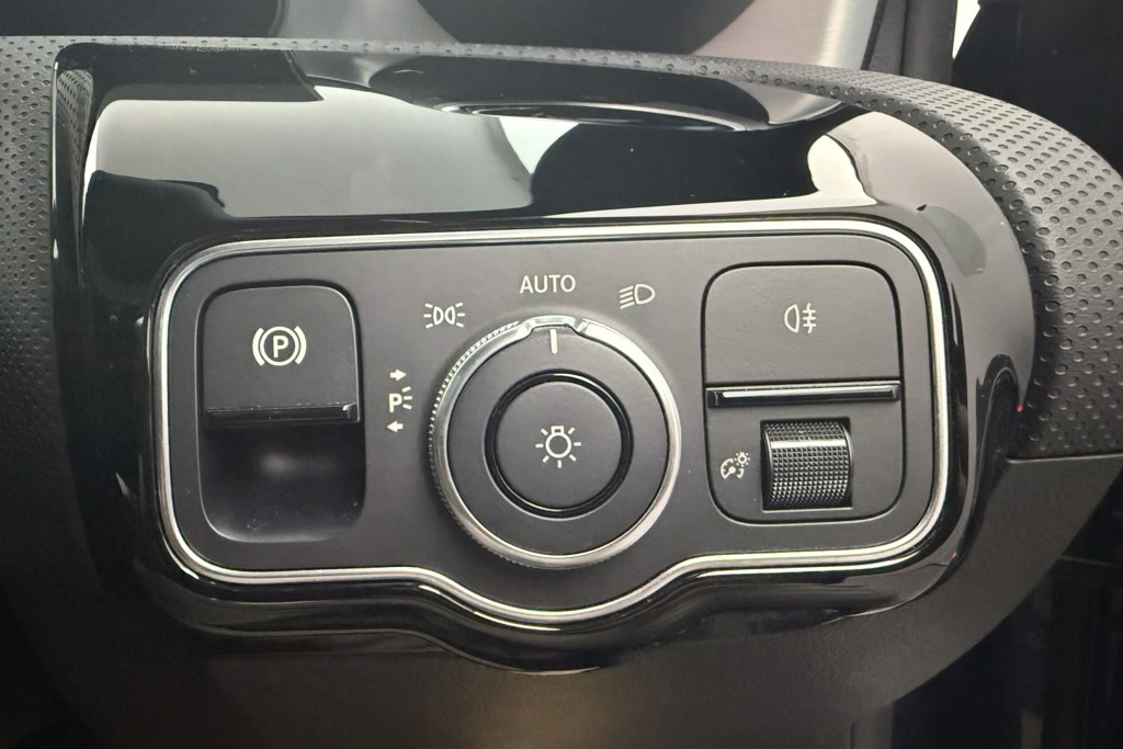 Mercedes-Benz CLA Amg Line Automatic Petrol Coupe - Stock Number (1554239) - 23rd supplementary image