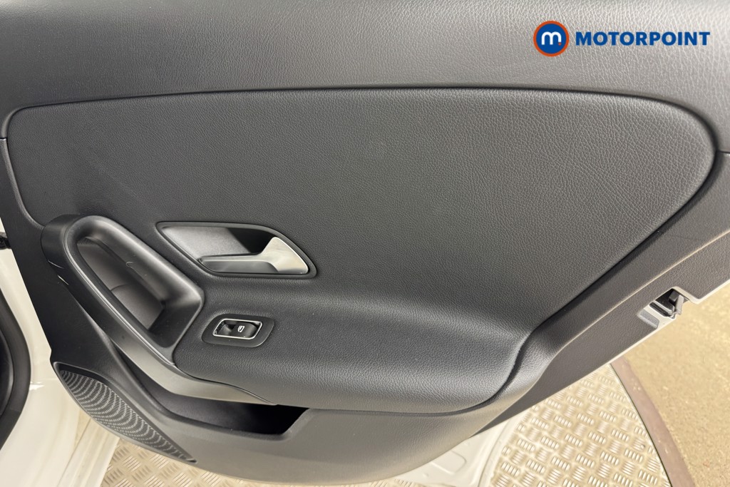 Mercedes-Benz A Class SE Manual Petrol Hatchback - Stock Number (1554252) - 16th supplementary image