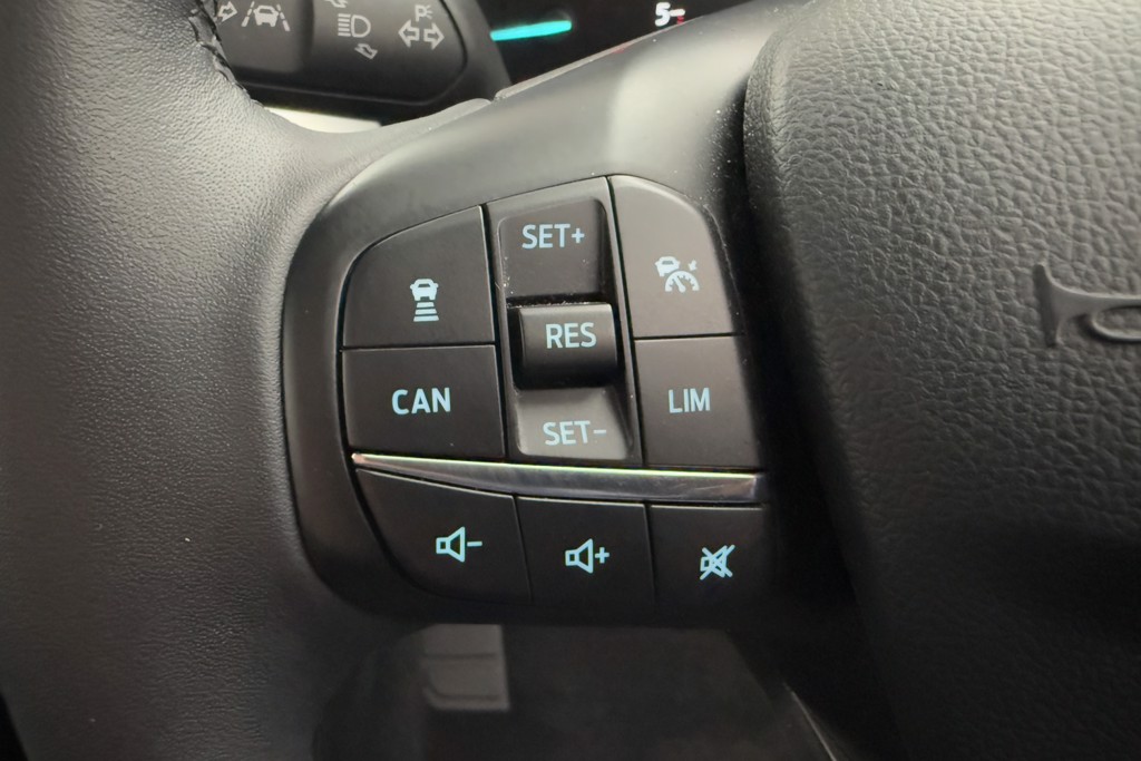 Ford Focus Titanium Manual Diesel Hatchback - Stock Number (1554307) - 4th supplementary image