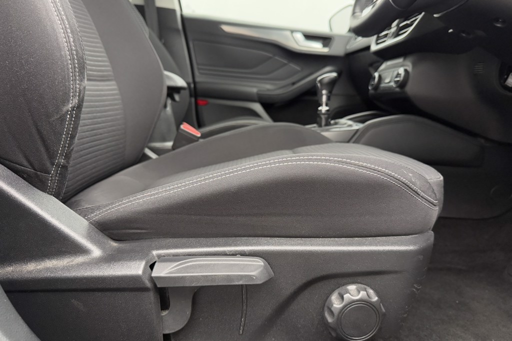 Ford Focus Titanium Manual Diesel Hatchback - Stock Number (1554307) - 21st supplementary image