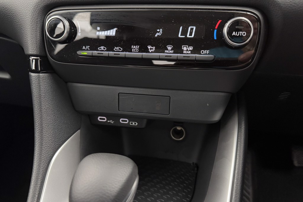 Toyota Yaris Icon Automatic Petrol-Electric Hybrid Hatchback - Stock Number (1554408) - 11th supplementary image